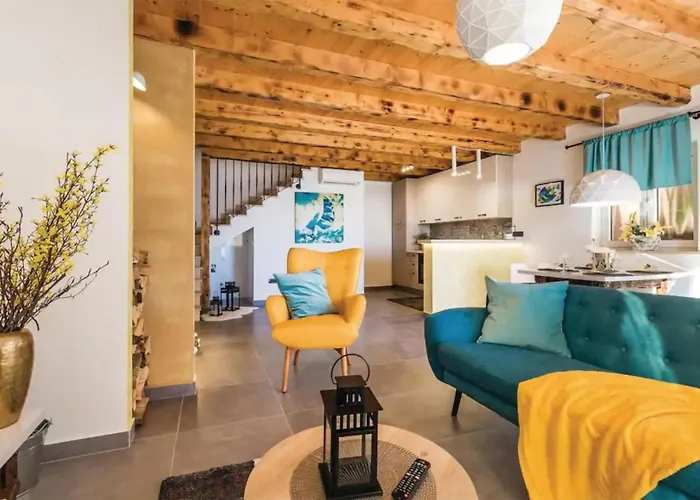 Feriehus Awesome In Mošćenička Draga