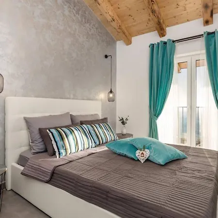 2 Bedroom Amazing In Moscenicka Draga